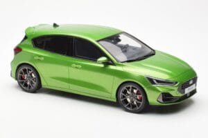 Ford Focus Mk5 ST Phase 2 Mean Vihreä Otto 1:18 OT450 Hartsi — kuva 4 / 6