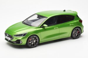 Ford Focus Mk5 ST Phase 2 Mean Vihreä Otto 1:18 OT450