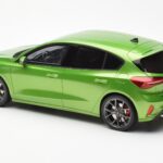 Ford Focus Mk5 ST Phase 2 Mean Vihreä Otto 1:18 OT450 - image 5 of 6