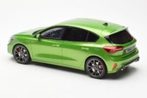 Ford Focus Mk5 ST Phase 2 Mean Vihreä Otto 1:18 OT450 Hartsi — kuva 5 / 6
