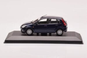 Ford Fusion Sininen Minichamps 1:43