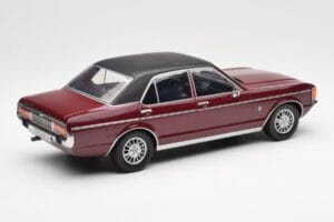Ford Granada Mk1 Metallinen Tummanpunainen Matta Musta MCG 1:18 MCG18393 Metalli — kuva 2 / 6