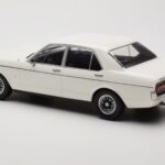 Ford Granada Mk1 Valkoinen MCG 1:18 MCG18395 - image 5 of 6