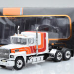 Ford LTL 9000 Valkoinen Punainen Oranssi IXO 1:43 - image 5 of 5