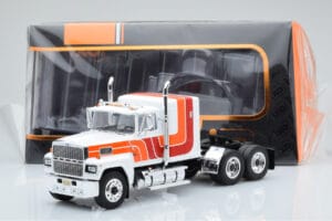 Ford LTL 9000 Valkoinen Punainen Oranssi IXO 1:43 TR094 Metalli — kuva 5 / 5