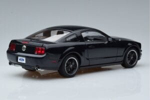 Ford Mustang GT S197 Bullitt AUTOart 1:18 73067 Metalli — kuva 3 / 7