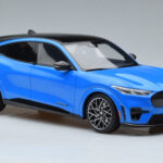 Ford Mustang Mach-E GT Performance Sininen Otto 1:18 OT414 Hartsi - image 4 of 6