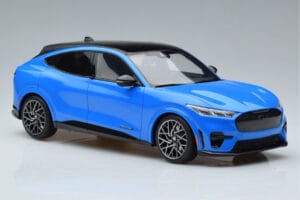 Ford Mustang Mach-E GT Performance Sininen Otto 1:18 OT414 Hartsi — kuva 4 / 6