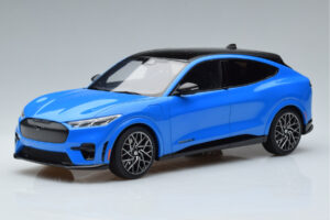 Ford Mustang Mach-E GT Performance Sininen Otto 1:18 OT414 Hartsi