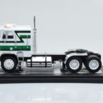 Freightliner FLA Valkoinen Vihreä IXO 1:43 - image 2 of 4