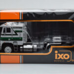 Freightliner FLA Valkoinen Vihreä IXO 1:43 - image 4 of 4