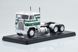 Freightliner FLA Valkoinen Vihreä IXO 1:43