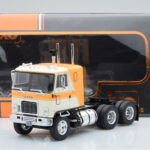 GMC Astro 95 Beige Valkoinen IXO 1:43 - image 5 of 5