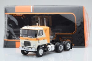 GMC Astro 95 Beige Valkoinen IXO 1:43 TR167 Metalli — kuva 5 / 5