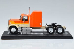 GMC General Oranssi IXO 1:43 TR129 Metalli — kuva 3 / 6