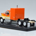 GMC General Oranssi IXO 1:43 TR129 - image 5 of 6