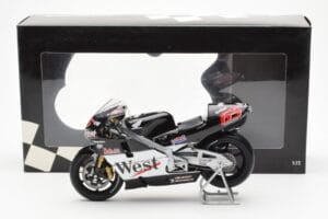 Honda NSR500 West Honda Pons #65 L. Capirossi 500cc World Championship 2001 Minichamps 1:12 122016165 Metalli — kuva 4 / 4