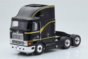 International Eagle Cabover Musta IXO 1:43 TR169