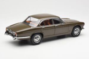 Jaguar XJ6 Series 1 4.2 Sable Ruskea Paragon 1:18 2011004 Metalli — kuva 3 / 8