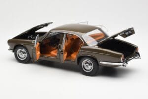 Jaguar XJ6 Series 1 4.2 Sable Ruskea Paragon 1:18 2011004 Metalli — kuva 5 / 8