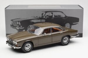 Jaguar XJ6 Series 1 4.2 Sable Ruskea Paragon 1:18 2011004 Metalli — kuva 8 / 8