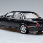 Jaguar XJ6 X350 Ebony Musta Almost Real 1:18 - image 6 of 11