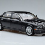 Jaguar XJ6 X350 Ebony Musta Almost Real 1:18 - image 10 of 11