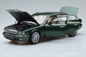 Jaguar XJ6 X350 Racing Vihreä Almost Real 1:18 810502 Metalli — kuva 2 / 13