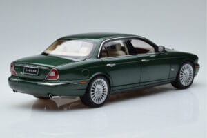 Jaguar XJ6 X350 Racing Vihreä Almost Real 1:18 810502 Metalli — kuva 3 / 13
