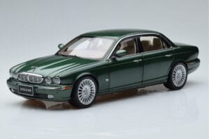 Jaguar XJ6 X350 Racing Vihreä Almost Real 1:18 810502