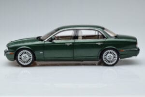 Jaguar XJ6 X350 Racing Vihreä Almost Real 1:18 810502 Metalli — kuva 5 / 13