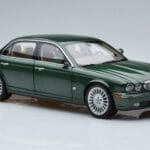 Jaguar XJ6 X350 Racing Vihreä Almost Real 1:18 - image 6 of 13