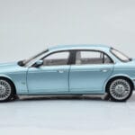 Jaguar XJ6 X350 Seafrost Vaaleansininen Almost Real 1:18 - image 6 of 11