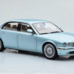 Jaguar XJ6 X350 Seafrost Vaaleansininen Almost Real 1:18 - image 7 of 11
