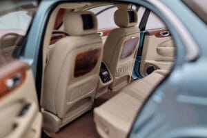 Jaguar XJ6 X350 Seafrost Vaaleansininen Almost Real 1:18 810503 Metalli — kuva 10 / 11
