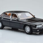 Jaguar XJ6 XJ40 Ebony Musta Almost Real 1:18 - image 6 of 11