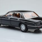 Jaguar XJ6 XJ40 Ebony Musta Almost Real 1:18 - image 7 of 11