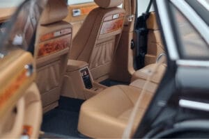 Jaguar XJ6 XJ40 Ebony Musta Almost Real 1:18 810543 Metalli — kuva 9 / 11