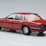 Jaguar XJ6 XJ40 Flamenco Punainen Almost Real 1:18 - image 7 of 11