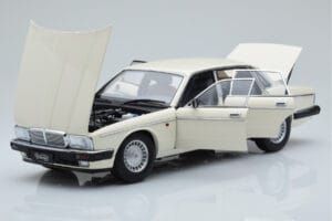 Jaguar XJ6 XJ40 Glacier Valkoinen Almost Real 1:18 810542 Metalli — kuva 2 / 11
