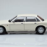 Jaguar XJ6 XJ40 Glacier Valkoinen Almost Real 1:18 - image 4 of 11