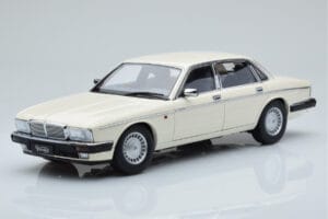 Jaguar XJ6 XJ40 Glacier Valkoinen Almost Real 1:18 810542
