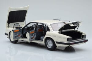 Jaguar XJ6 XJ40 Glacier Valkoinen Almost Real 1:18 810542 Metalli — kuva 5 / 11
