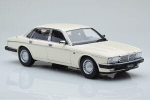 Jaguar XJ6 XJ40 Glacier Valkoinen Almost Real 1:18 810542 Metalli — kuva 6 / 11