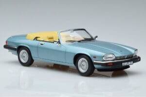 Jaguar XJS V12 Avoauto Vaaleansininen Metallic Norev 1:18 182635 Metalli — kuva 4 / 6