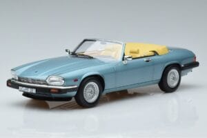 Jaguar XJS V12 Avoauto Vaaleansininen Metallic Norev 1:18 182635 Metalli