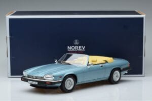 Jaguar XJS V12 Avoauto Vaaleansininen Metallic Norev 1:18 182635 Metalli — kuva 6 / 6