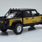 Jeep Gladiator Honcho Musta GT Spirit 1:18 - image 2 of 6