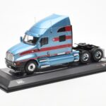Kenworth T2000 Vaaleansininen Punainen IXO 1:43 TR180 - image 2 of 4