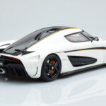 Koenigsegg Regera Valkoinen GT Spirit 1:18 - image 2 of 5